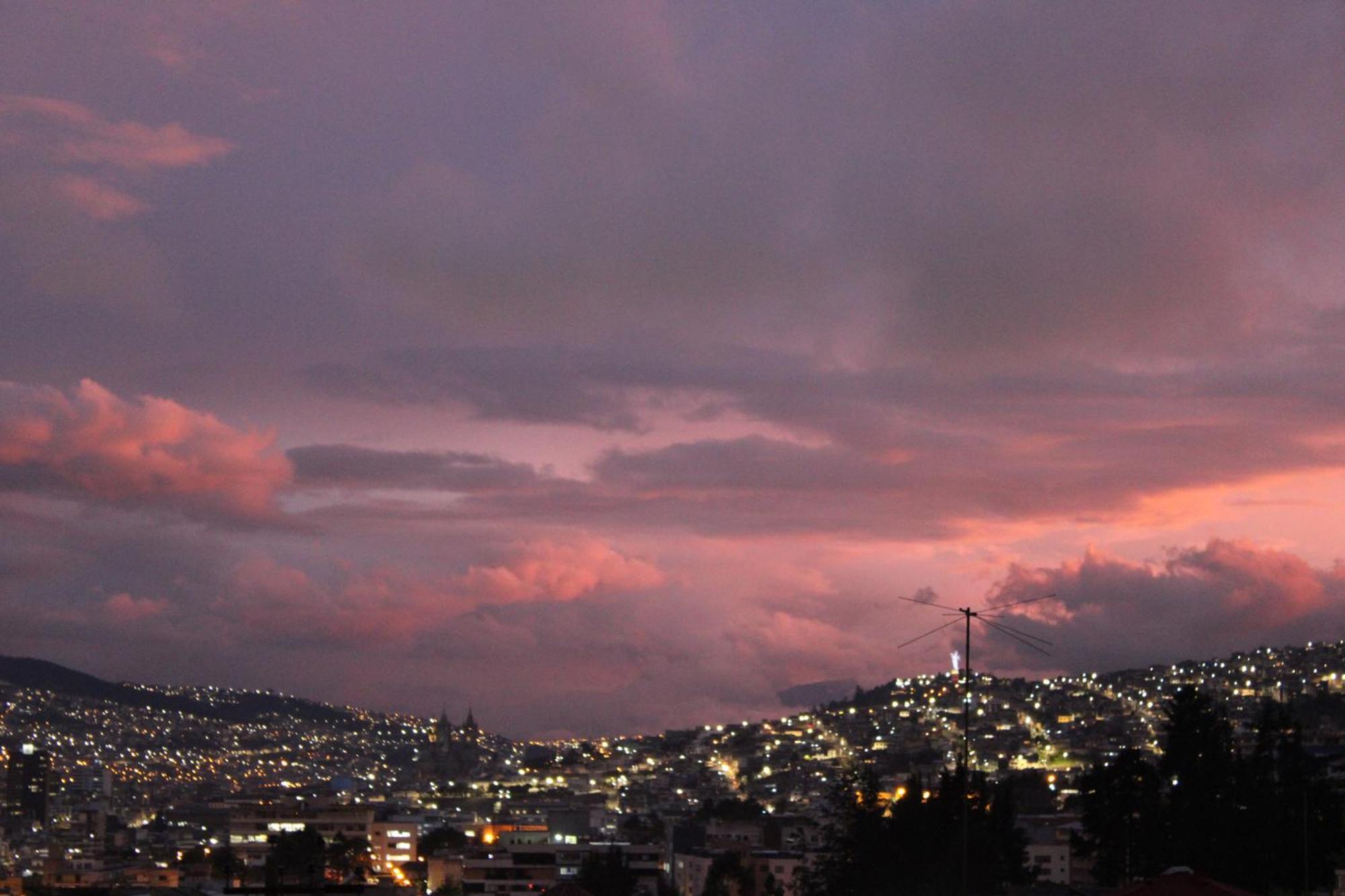 Casa De Tulia Apartment Quito Ngoại thất bức ảnh